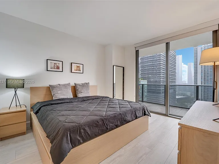 45 SW 9th St #1905 — Photo 7
