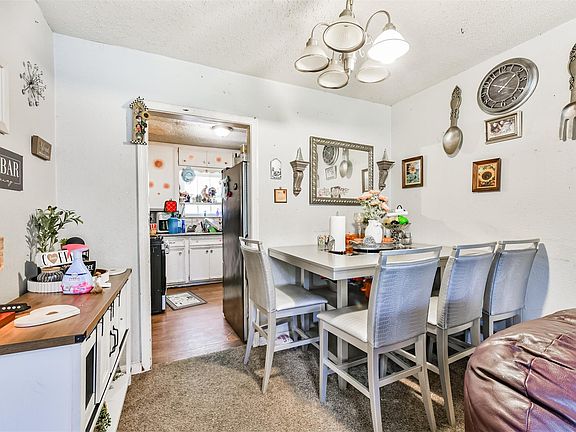 5th image of 607 Honeysuckle Dr