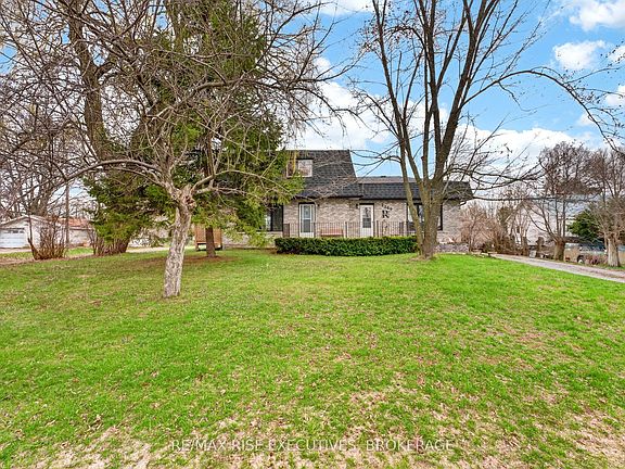 2nd image of 2260 Sydenham Rd