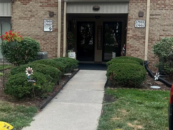 17905 University Park Dr #99, Livonia, MI 48152