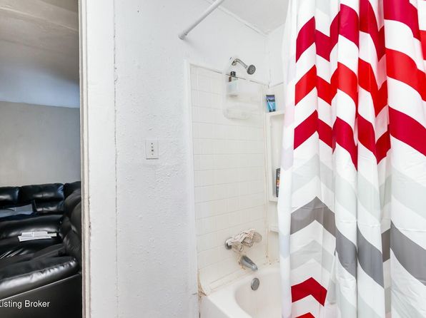 louisville-kentucky-2082374346 picture