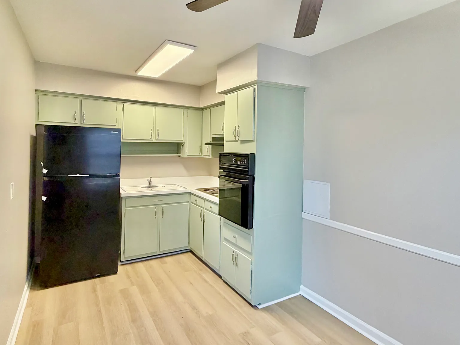 2 bed, 808 sqft, $995 — Photo 3