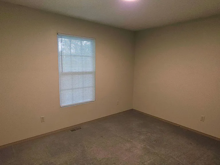 1019 S Missouri Ave — Photo 5