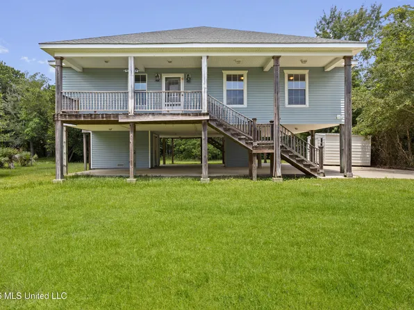1331 Dunbar Ave, Bay Saint Louis, MS 39520