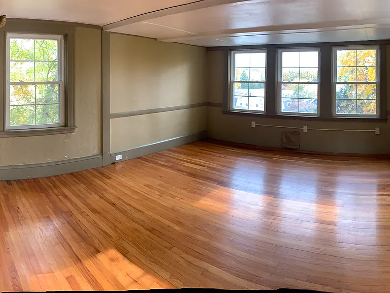 87 Cliffe Ave #2 — Photo 2