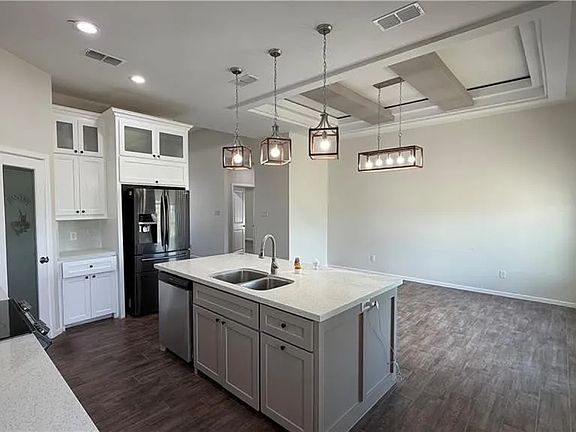 2nd image of 714 Santa Isabel St