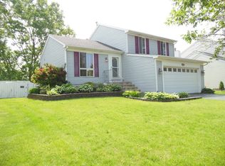 953 Hartwood Dr, Streamwood, IL 60107