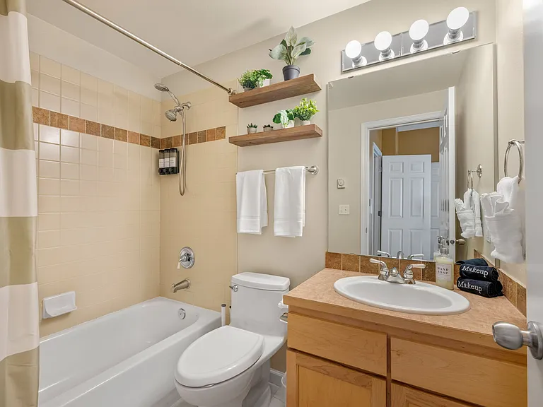 931 N 35th St #B — Photo 7
