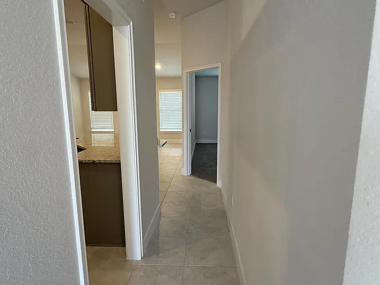 4413 SW 90th Pl — Photo 6