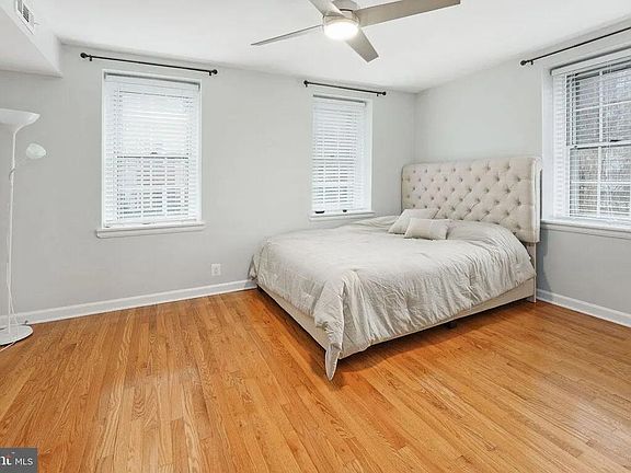 3rd image of 2911 S Dinwiddie St APT B1