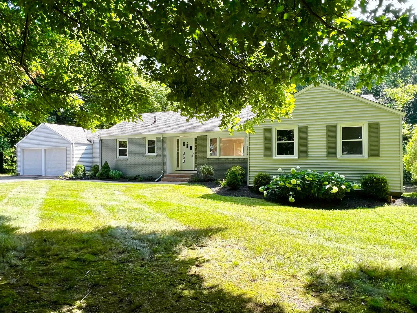 Main Street, Glastonbury single family home — Photo 1