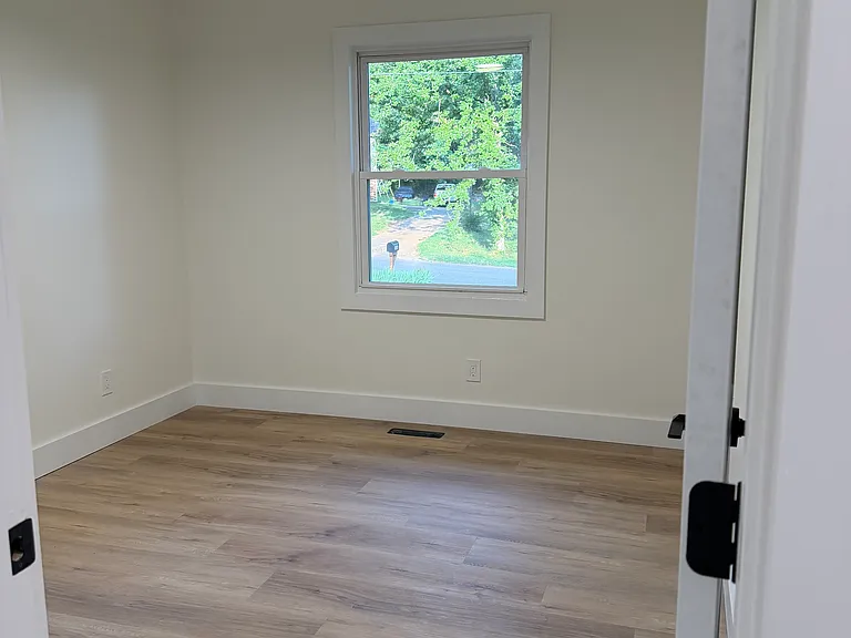 7338 Bonny Kate Dr — Photo 17