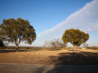 135 Walnut Pkwy, Ingram, TX 78025