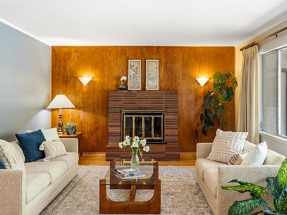 5th image of 855 A St