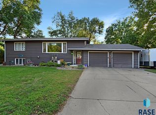 1204 E Lark St, Brandon, SD 57005