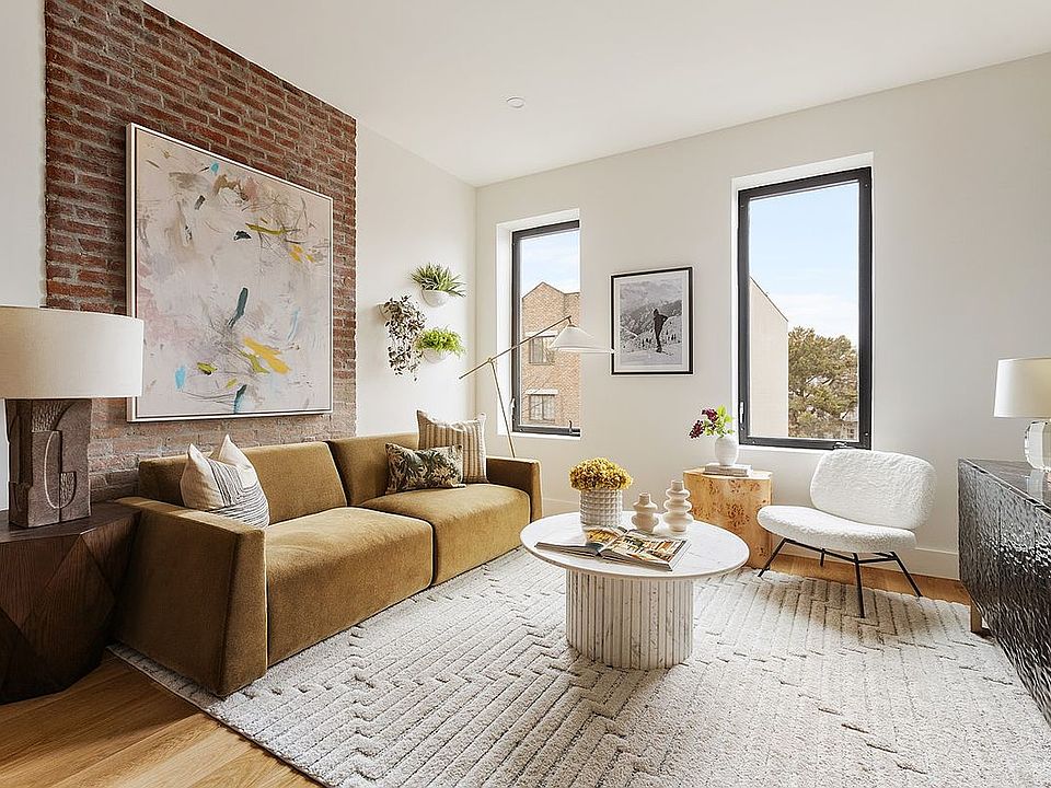 1st image of 212 Huron St #2