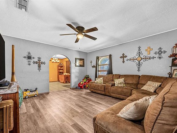 4th image of 110 Liberty Cir