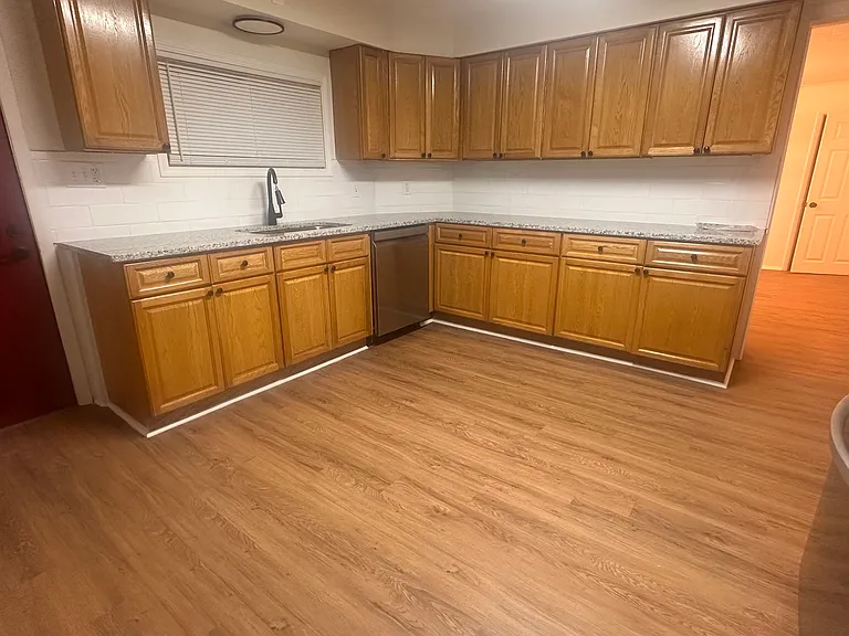 2814 California Ave — Photo 4