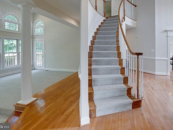 3rd image of 2786 Welbourne Ct