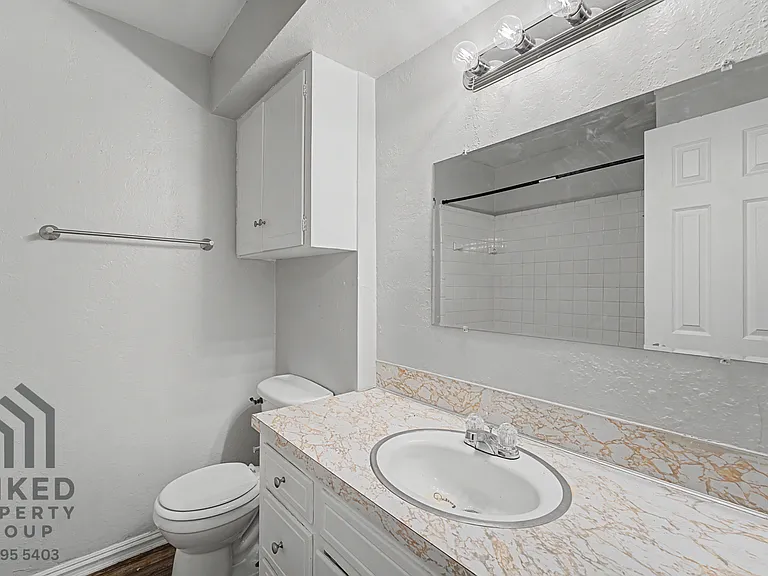 Charl Ann Apartments — Photo 19