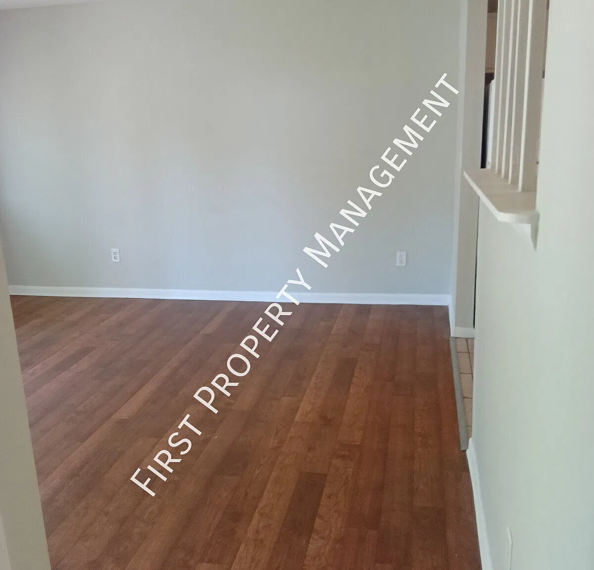 Amazing 2 Bedroom W/ Updated Flooring Must See! — Photo 4