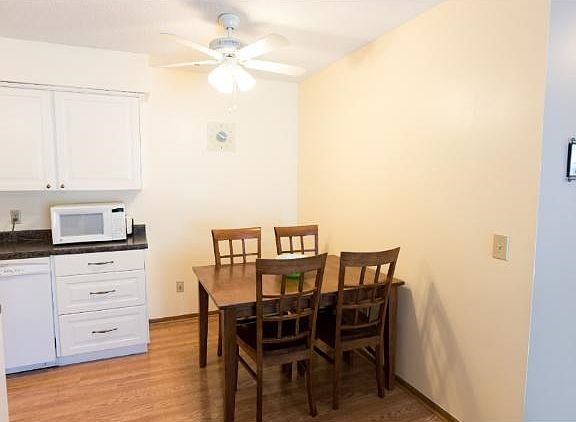 Living room opens onto large 14 x 13 deck