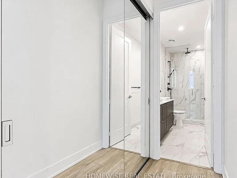 858 Dupont St #Penthouse 28 — Photo 15
