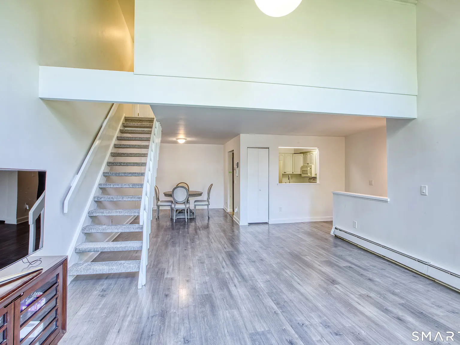 1 bed, 1.0 bath, 912 sqft, $3,500 — Photo 3