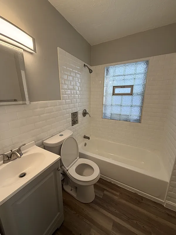 3 bed, 1.0 bath, 1080 sqft, $1,560 — Photo 4