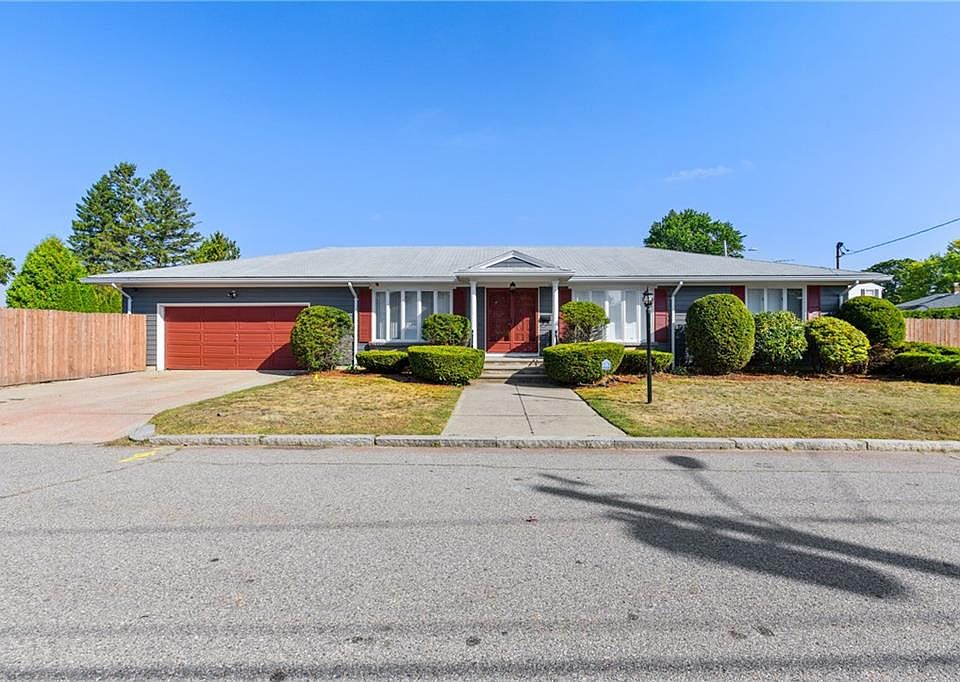 1st image of 30 Wardlaw Ct