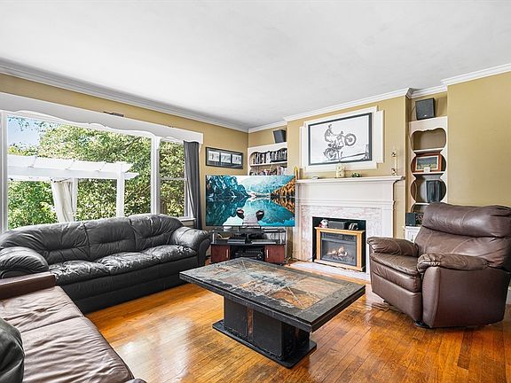 2nd image of 350 Tremont St