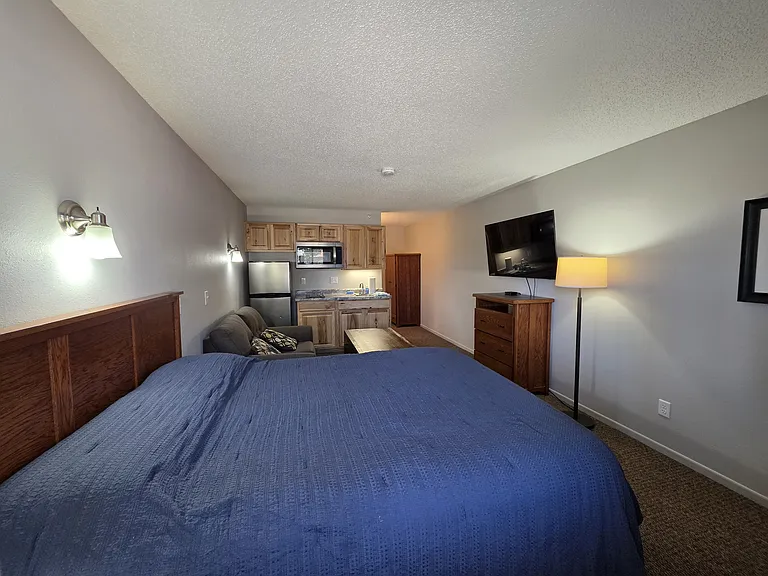590 Spruce St — Photo 20