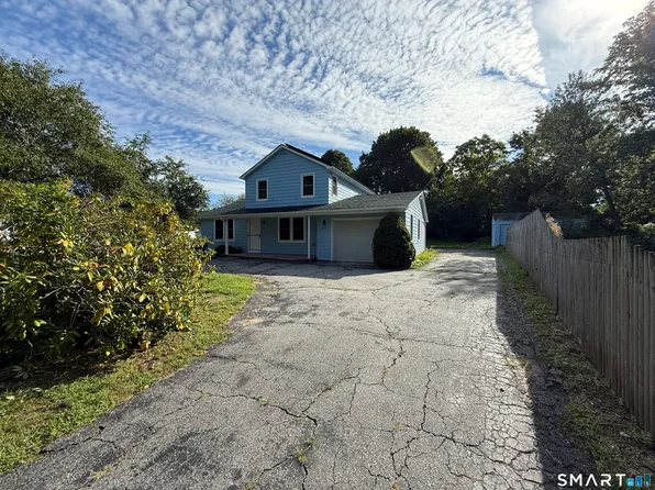 27 Old Norwich Road, Waterford, CT 06375