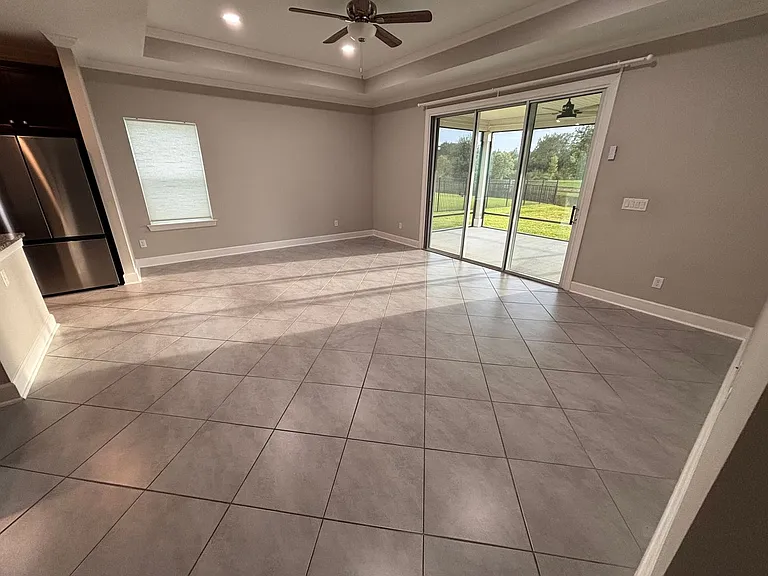 212 Willow Creek Ct — Photo 12