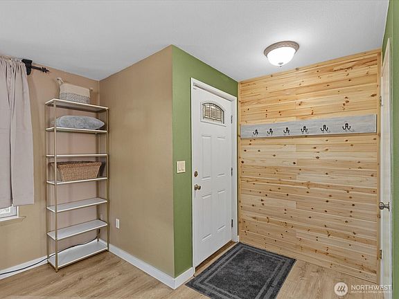 4th image of 9730 52nd Avenue NE