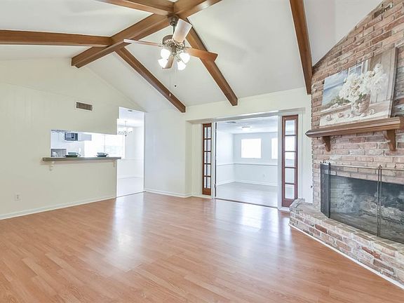 3rd image of 230 Driftwood Dr