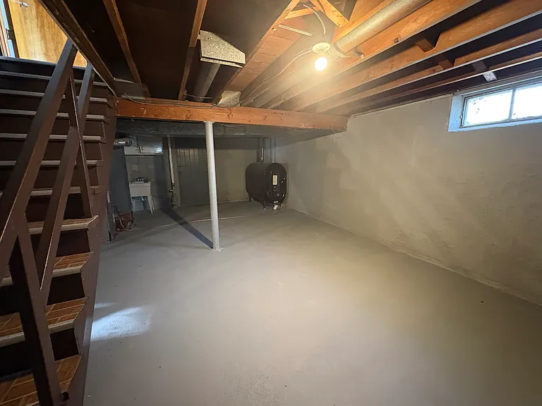 136 Putney Dr — Photo 10