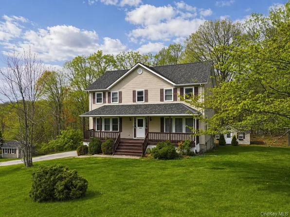 17 Yale Drive, Highland Mills, NY 10930