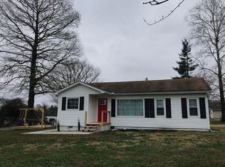 4232 Boskydell Rd, Carbondale, IL 62903