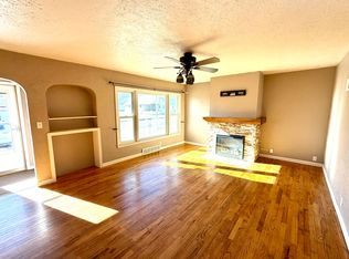 318 13th Ave E, Benkelman, NE 69021