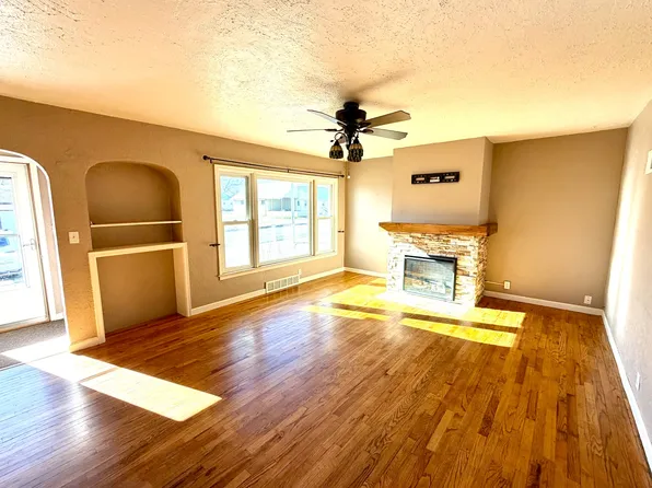 318 13th Ave E, Benkelman, NE 69021