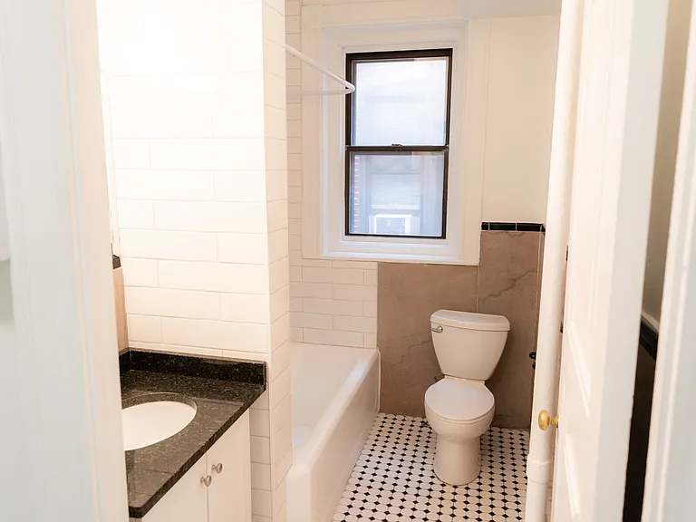 90 Westland Ave #710 — Photo 1