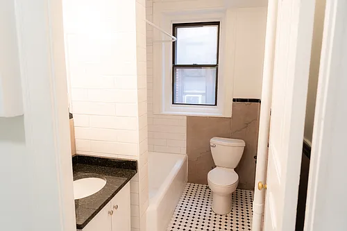 90 Westland Ave #710 Photo 1