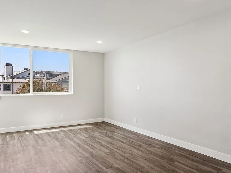 4200 Harbor Blvd — Photo 77