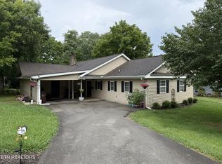 141 S Purdue Ave, Oak Ridge, TN 37830
