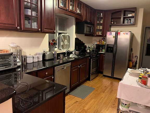 5th image of 6215 N Oakley Ave APT 3