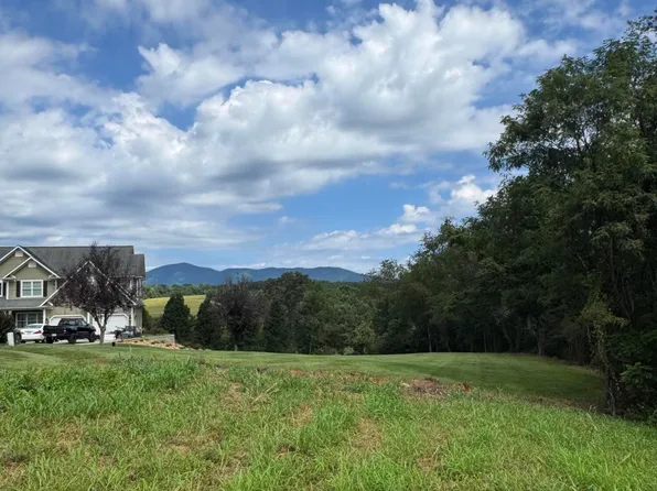 13 Keiths Place Dr, Rocky Mount, VA 24151