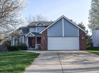 16527 Rolling Ridge Rd, Omaha, NE 68135