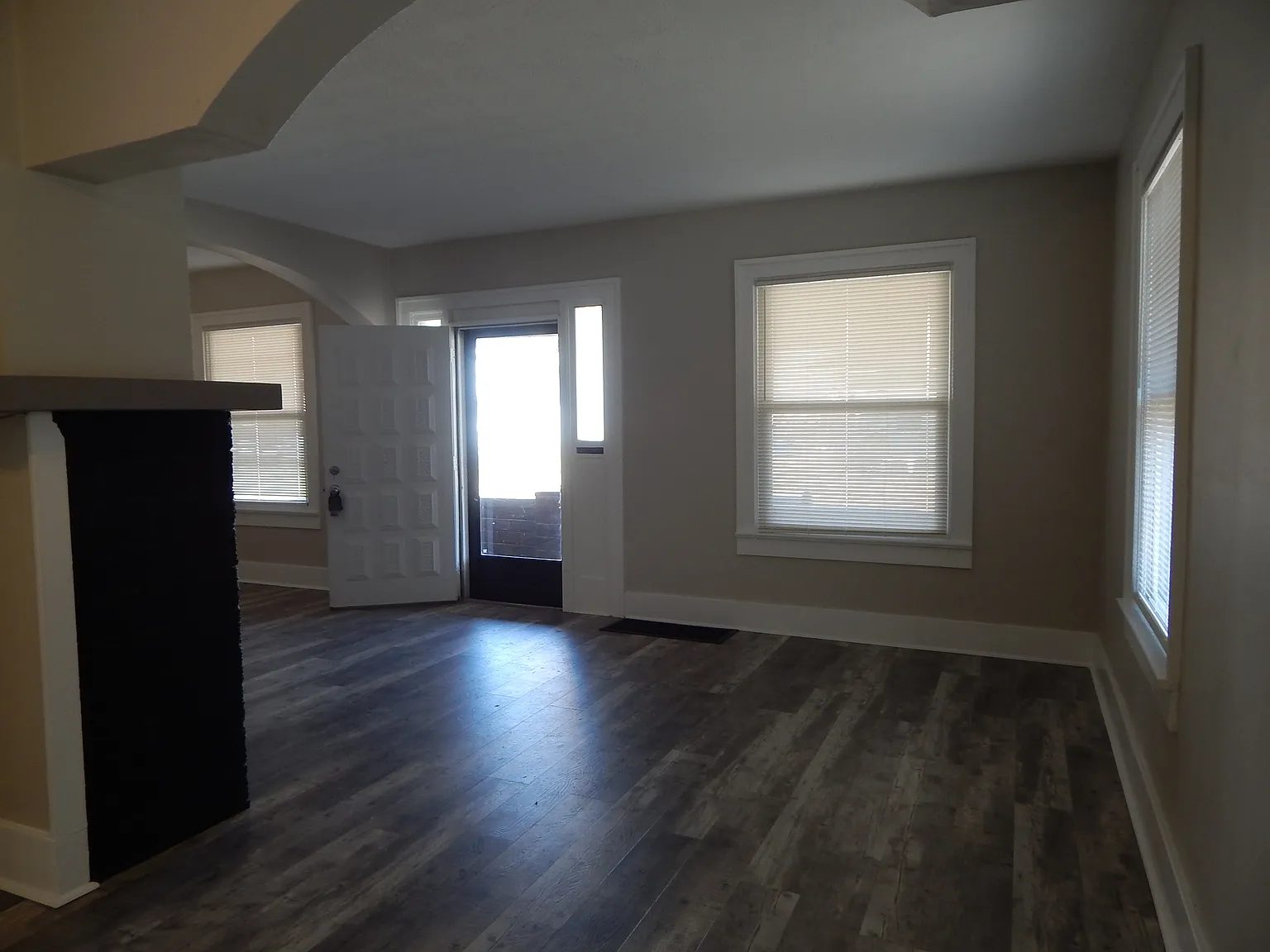 2 bed, 936 sqft, $1,350 — Photo 4