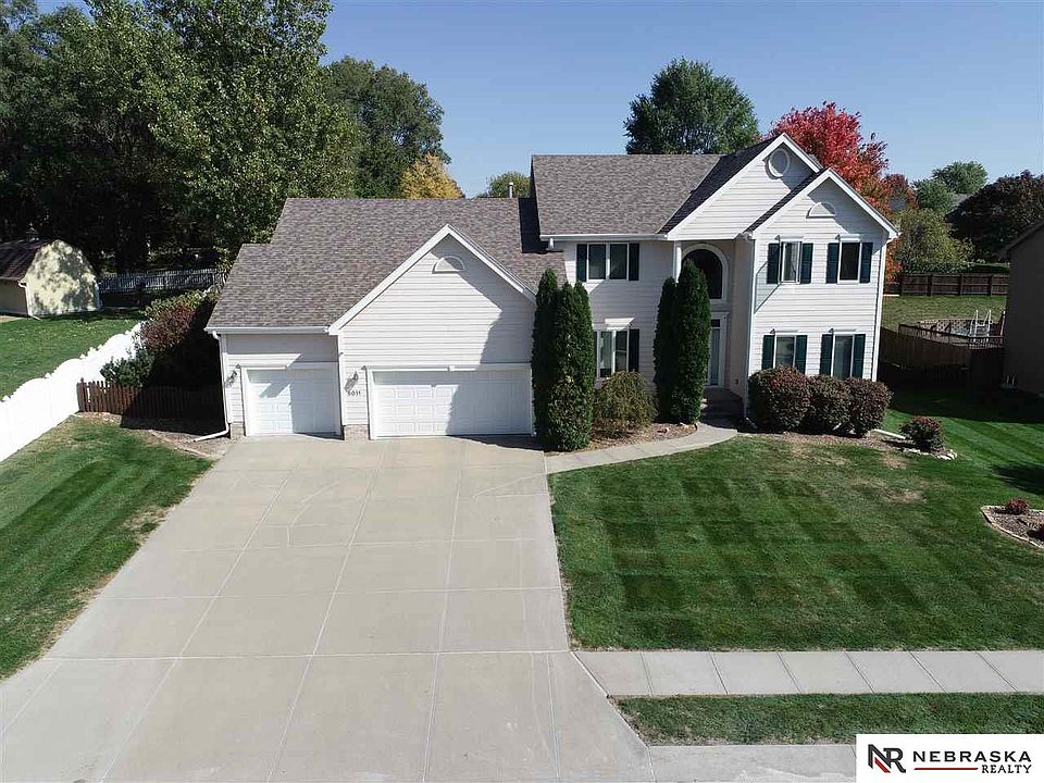 1st image of 6011 S 182nd Ave